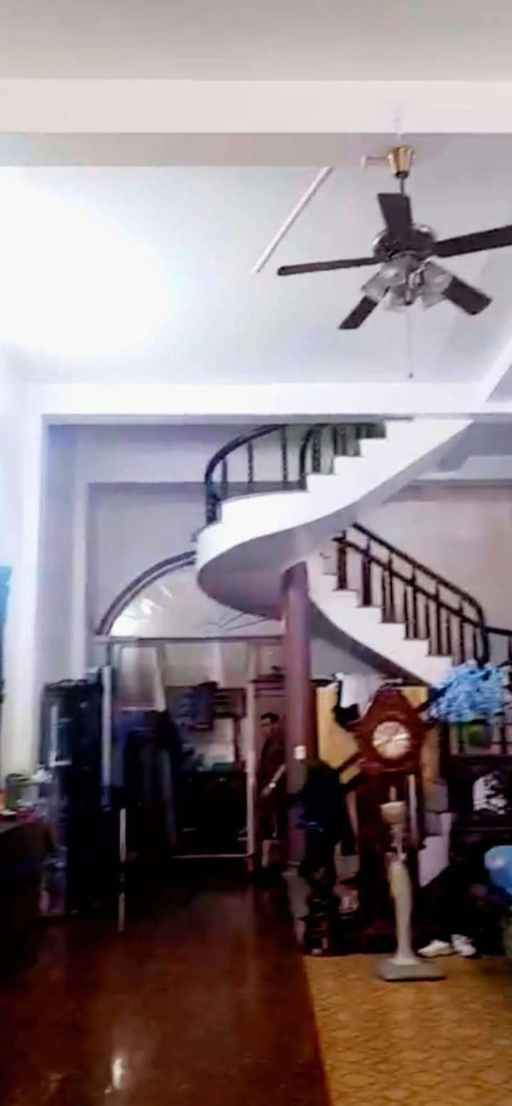 Nhà 3 tầng Yên Thanh, Uông Bí 126m² giá 2.1 tỷ - Sẵn sàng vào ở ngay!