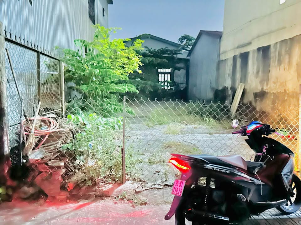 Bán đất kiệt 233 Phạm Văn Đồng, Phú Thượng 93m² - Đầu tư sinh lời ngay!