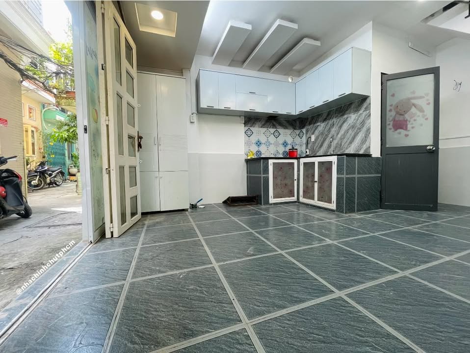 Nhà góc 2 mặt hẻm Phú Nhuận 24m² giá 3.5 tỷ - Vị trí thoáng đãng, vào ở ngay!