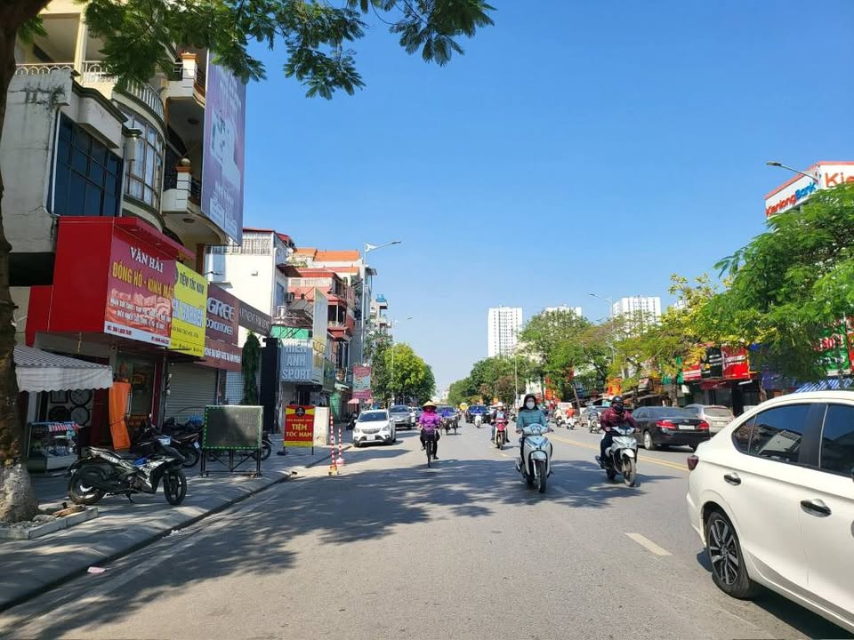 Nhà mặt đường Lạch Tray 60m² giá 18 tỷ - Đầu tư sinh lời ngay!