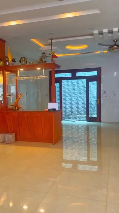 Biệt thự Tân Hiệp, Hóc Môn 150m² giá 8.5 tỷ - Nội thất cao cấp, mặt tiền đường lớn!