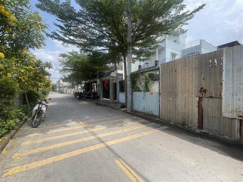 Bán đất Mặt Tiền Đường Thạnh Lộc 37, Quận 12, 140m² giá chỉ 10.55 tỷ - Cơ hội đầu tư tuyệt vời!