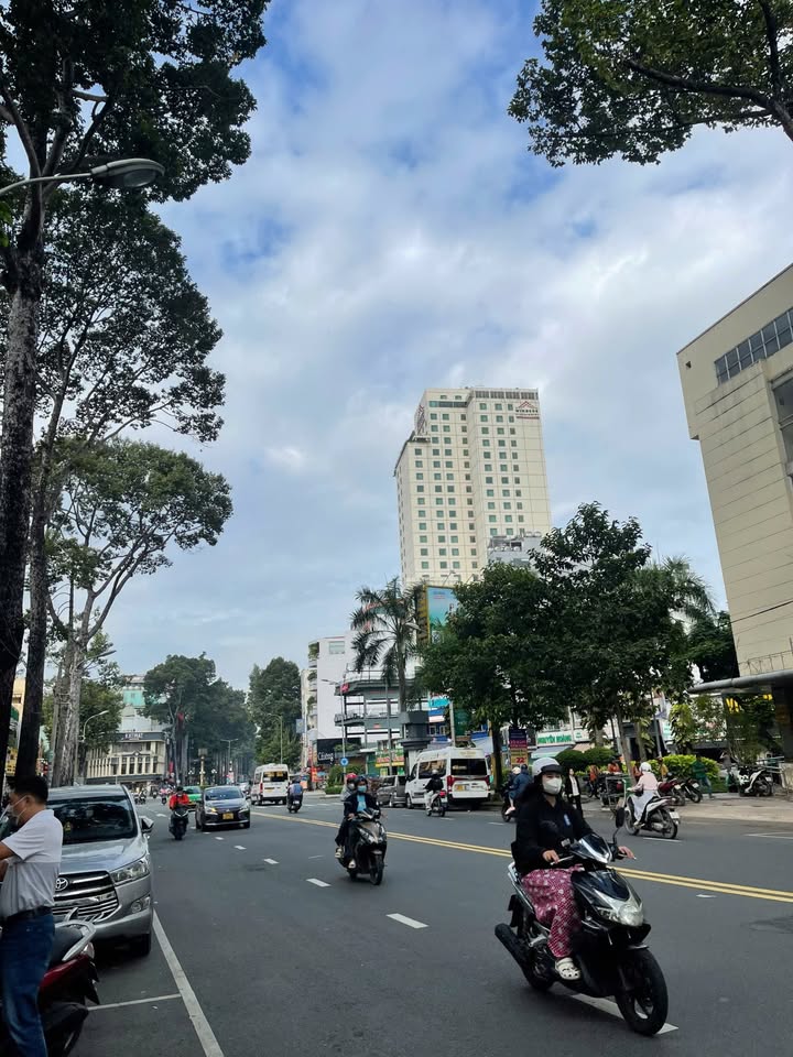 Nhà cho thuê mặt tiền An Dương Vương, Quận 5 - Diện tích 77m², giá 90 triệu/tháng!