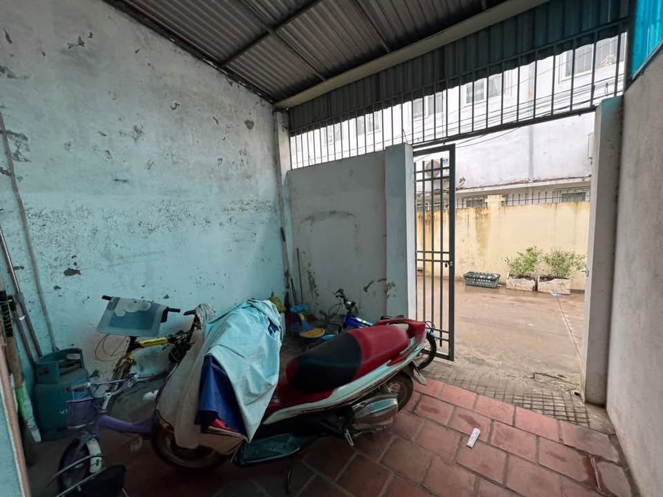 Nhà cấp 4 Quang Minh, Mê Linh 44m² giá 2.75 tỷ - Ô tô đỗ cửa, tiện ích đầy đủ!