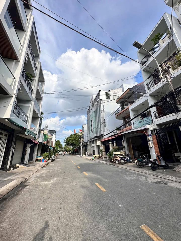 Nhà mặt tiền Nguyễn Sơn, Tân Phú 160m² giá 17.8 tỷ - Tiện xây mới hoặc mở văn phòng!