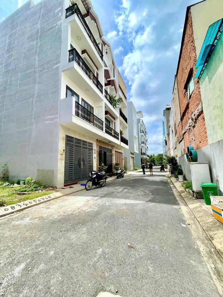 Đất hẻm VIP 8m đường Thoại Ngọc Hầu, Q.Tân Phú 51m² giá 5.8 tỷ - Cơ hội đầu tư tuyệt vời!