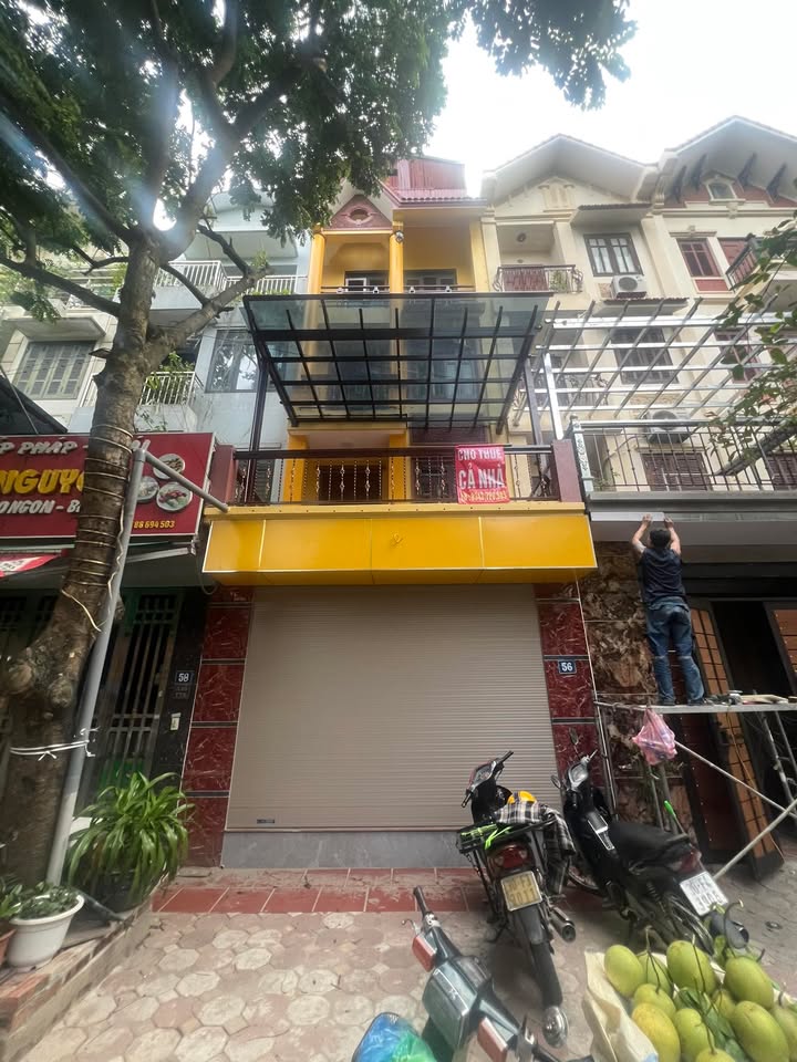 Cho thuê nhà mặt phố Trung Phụng, Đống Đa 300m² giá 30 triệu - Kinh doanh sạch sẽ ngay!