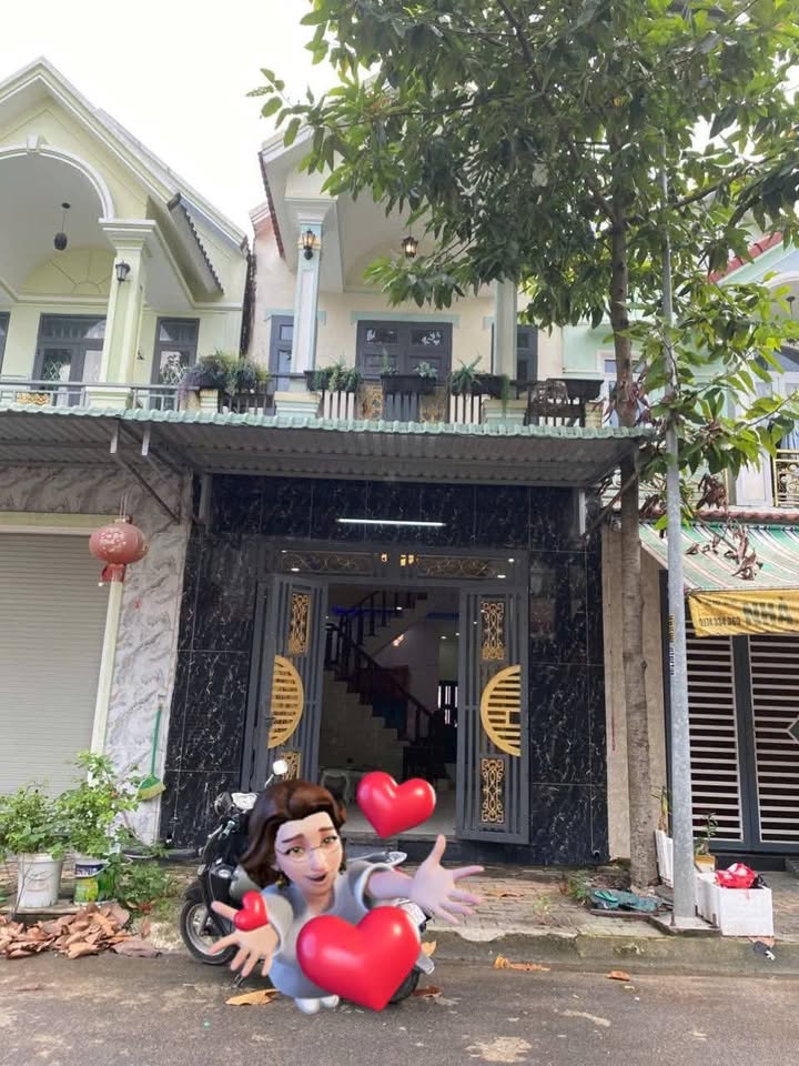 Nhà phố Tân Hiệp, Tân Uyên 63m² giá 2.2 tỷ - Tiện ích đầy đủ, chính chủ!