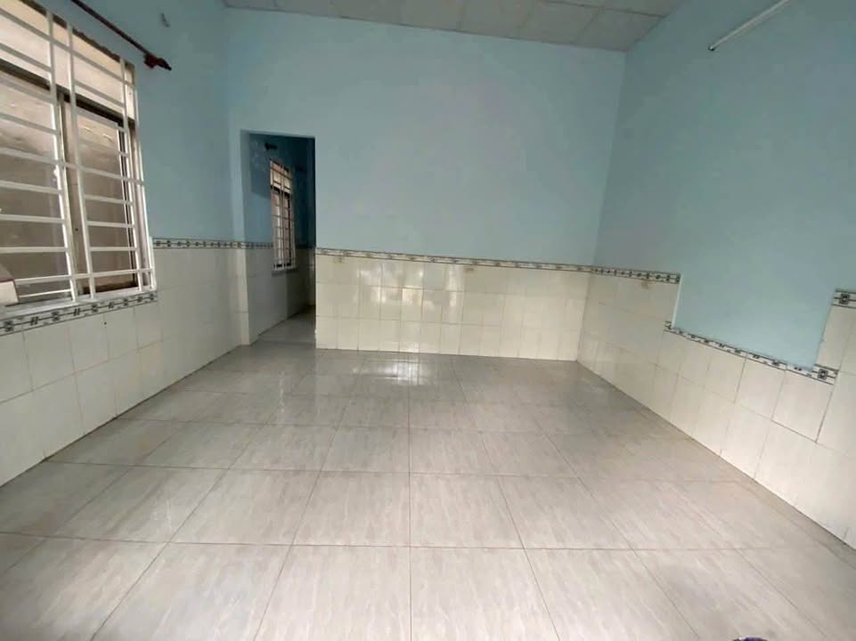 Nhà phố Tân Định, Bến Cát 100m² giá 1.4 tỷ - Sổ hồng chính chủ, thuận tiện ở ngay!