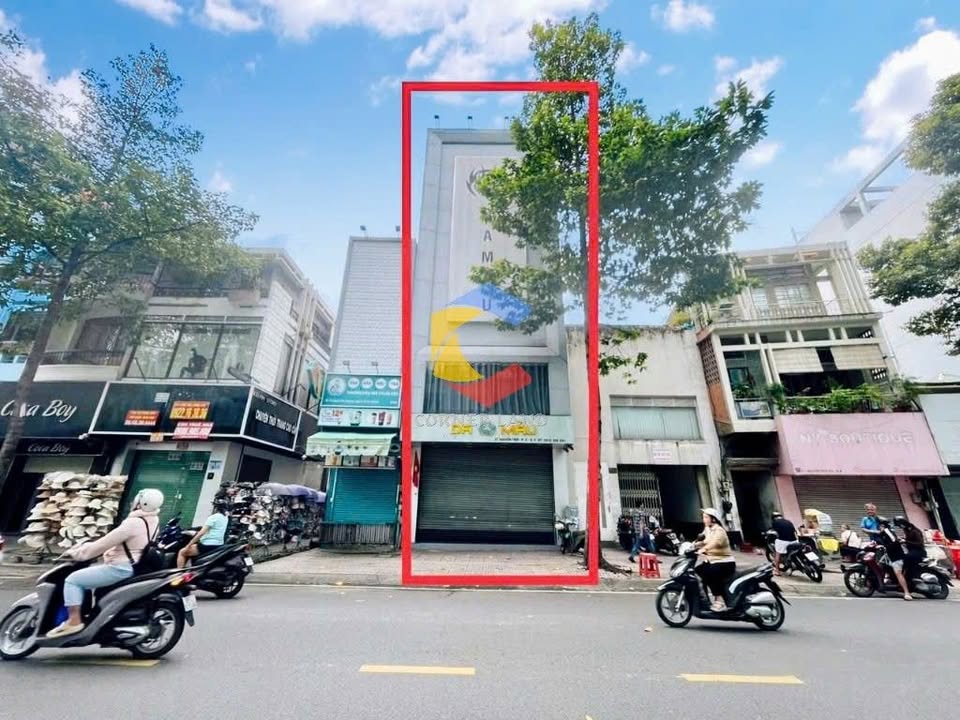 Nhà mặt tiền cho thuê 17 Nguyễn Trãi, Quận 5 – Kinh doanh sầm uất, giá thỏa thuận!