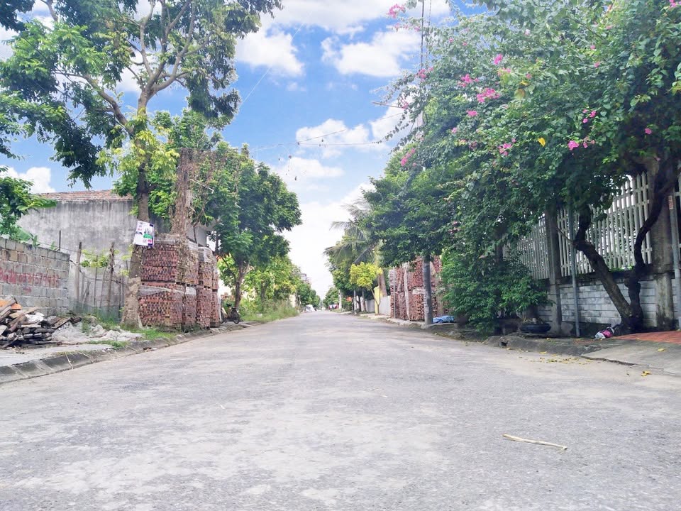 Đất nền 100m² tại ngõ 183, Tân Thành chỉ 2,5 tỷ - Sổ đỏ chính chủ!