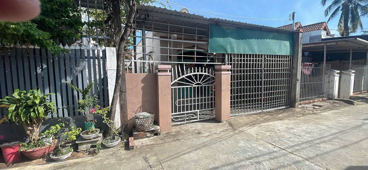 Nhà cấp 4 Vạn Lương 145m² giá 1.3 tỷ - Tiện nghi đầy đủ, gần chợ và trường học!