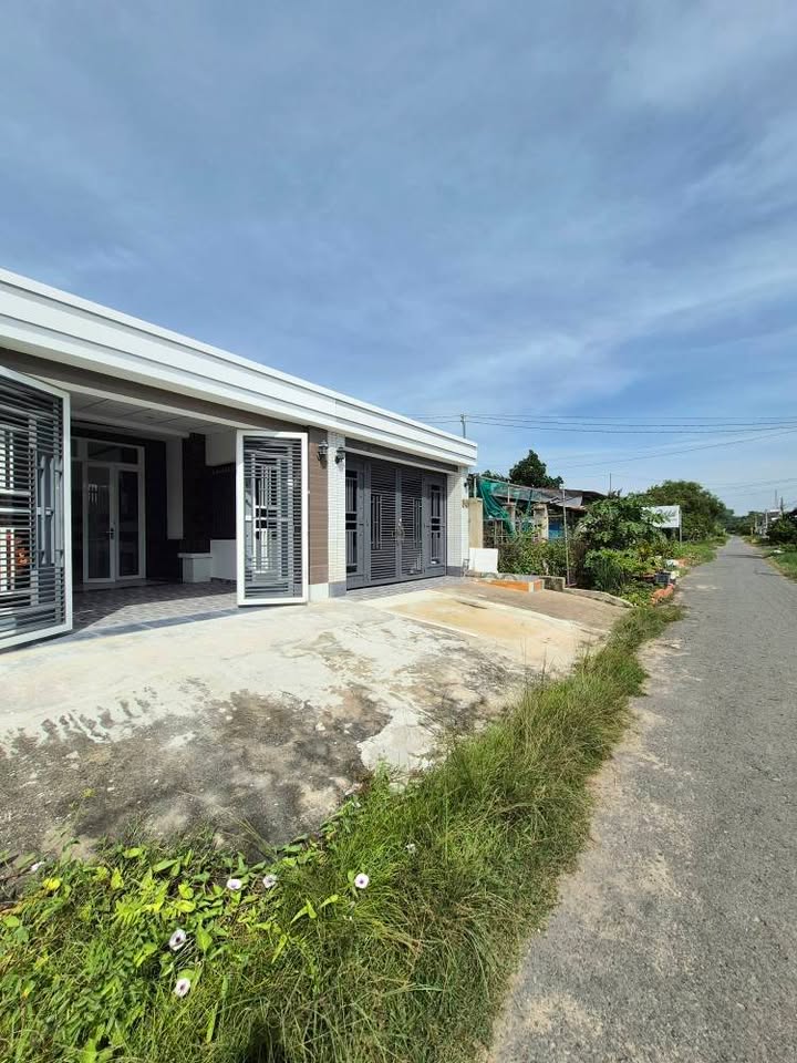 Nhà đẹp Long Khương, Hòa Thành, Tây Ninh 132m² giá chỉ 1.29 tỷ - Dọn vào ở ngay!