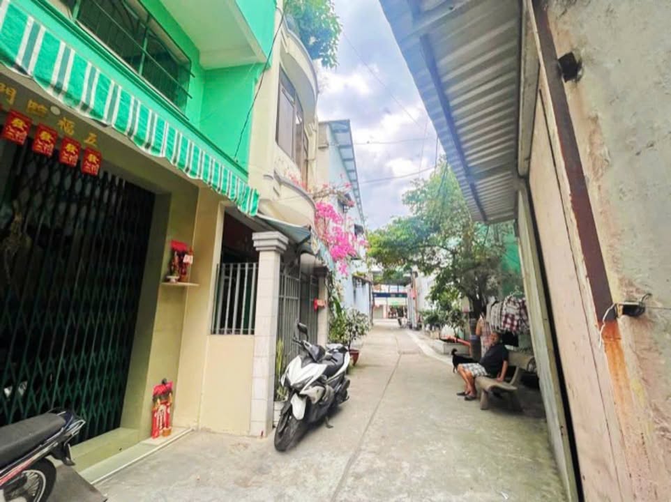 Nhà đẹp 4 tầng Nguyễn Văn Của, quận 8, 42m² giá 7 tỷ - Đón tài lộc ngay hôm nay!