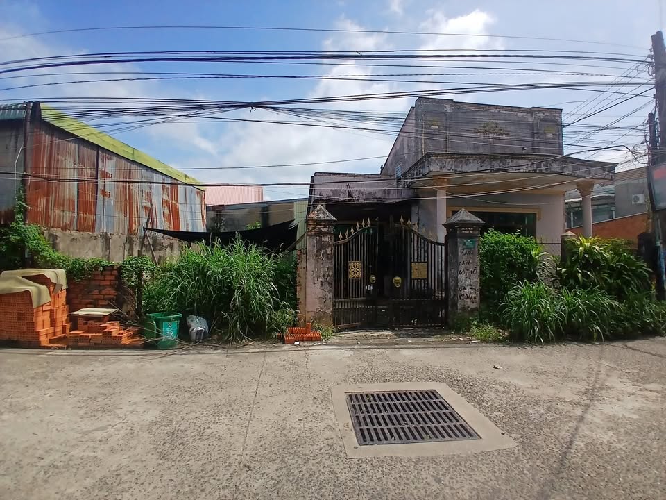 Bán nhà thổ cư 130m² tại hẻm 31 đường Lê Duẩn - Giá chỉ 2 tỷ, có thương lượng!