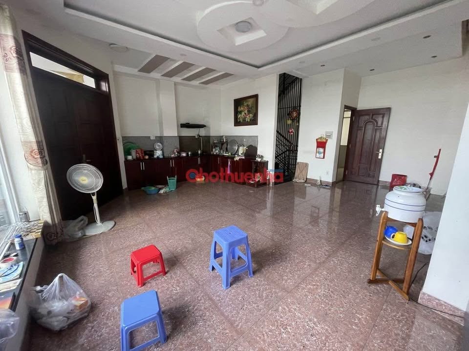 Cho thuê tòa nhà mặt tiền đường Cách Mạng Tháng 8, quận 3 - Diện tích 126m², giá 90 triệu/tháng - Phù hợp làm văn phòng, phòng khám!