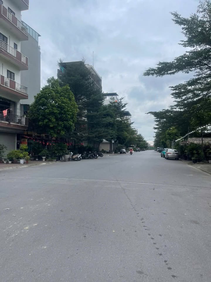 Bán đất Kim Chung Hoài Đức 50.6m² giá 8 tỷ - Vị trí đắc địa, ô tô tránh