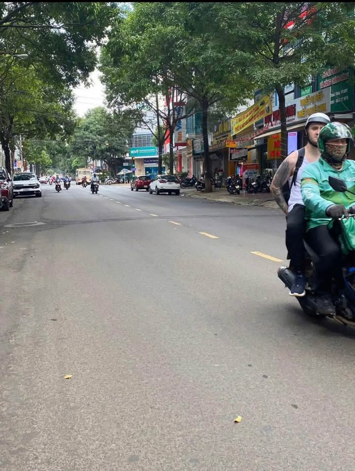 Bán FrontHouse Lê Thánh Tông Buôn Ma Thuột 130m² giá 16.9 tỷ - Kinh doanh đắc địa!