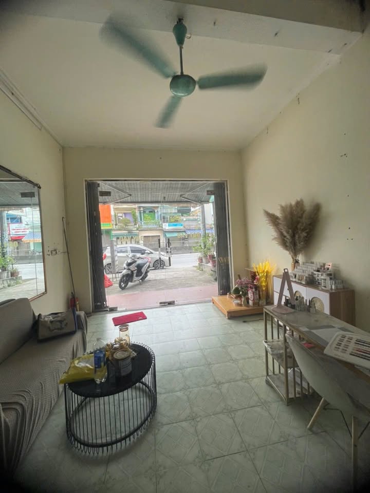 Nhà 2 tầng mặt tiền Quốc Lộ 1A 161m² giá 4 tỷ - Đầu tư sinh lời ngay!