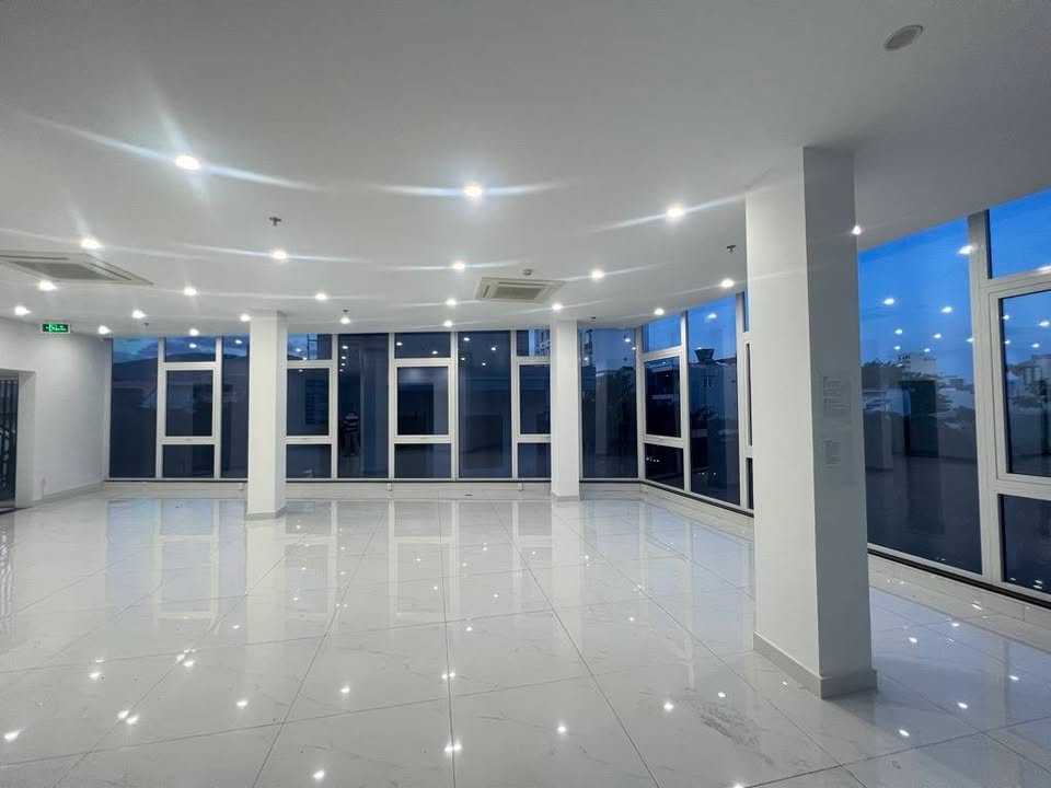 Căn hộ và Toà văn phòng 6 tầng Trần Duy Chiến, Đà Nẵng - Dòng tiền 100 triệu/tháng!