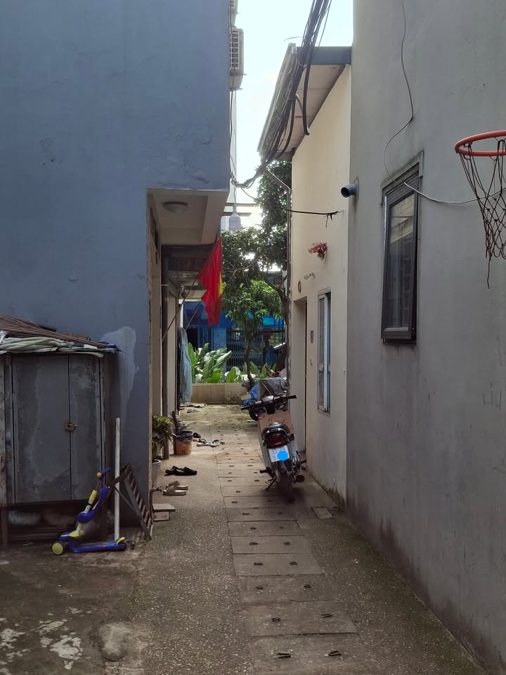 Nhà cấp 4 khu phố 14 Yên Nghĩa 30m² giá 3,05 tỷ - Tiện nghi đầy đủ, sẵn sàng ở ngay!