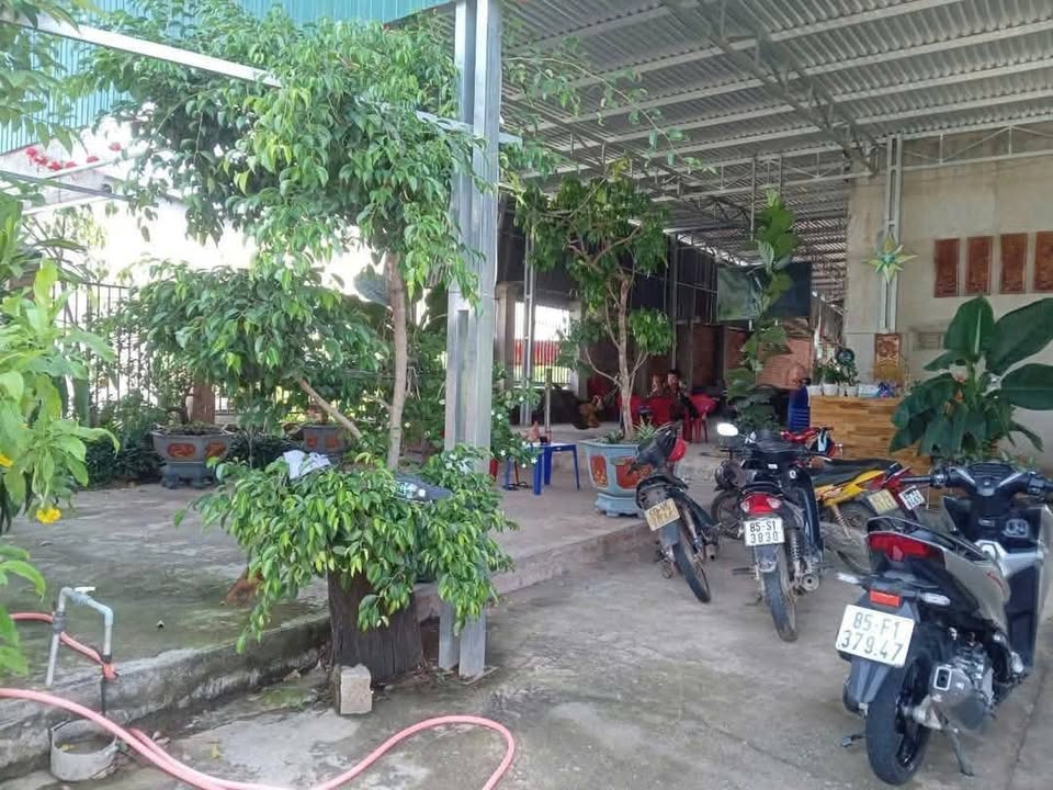 Nhà mặt tiền đường Phạm Văn Đồng, Ninh Sơn 415m² giá 1.65 tỷ - Tiềm năng kinh doanh tuyệt vời!