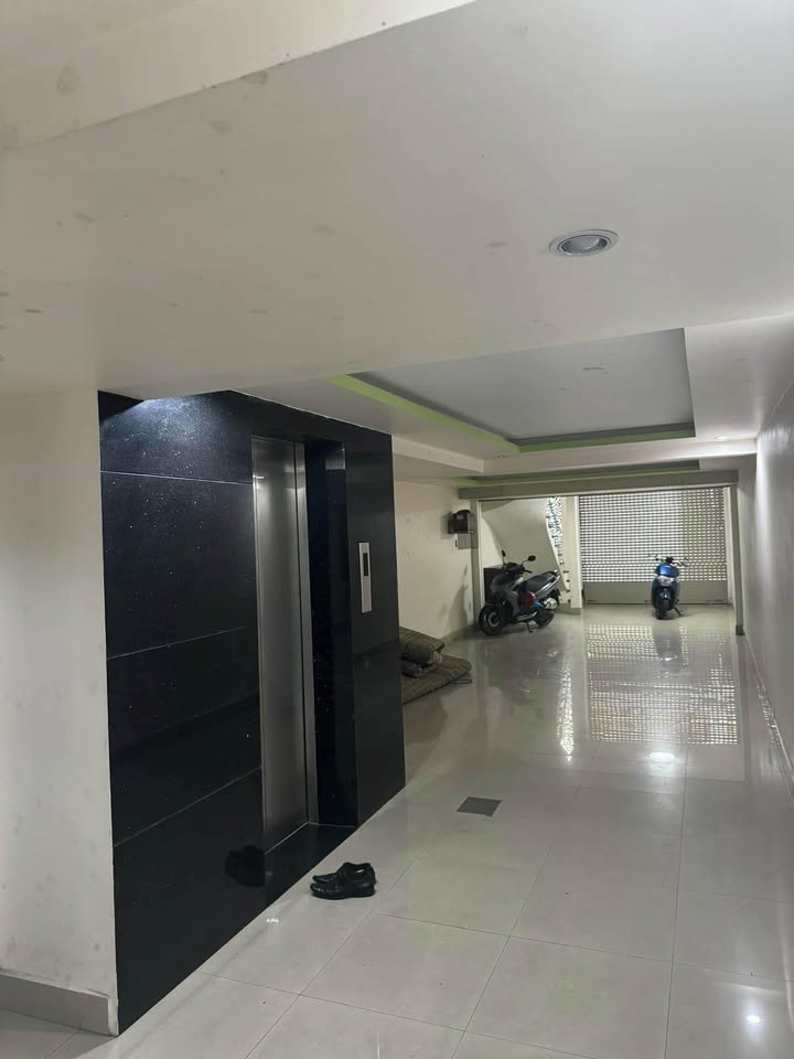 Nhà phố 6 tầng thang máy Hai Bà Trưng 92m² giá 9.8 tỷ - Vị trí đắc địa giữa lòng thành phố!