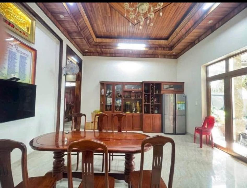 Biệt thự sân vườn hẻm 148 Vạn Xuân 614m² giá 6.6 tỷ - Phù hợp nghỉ dưỡng hoặc gia đình nhiều thế hệ!