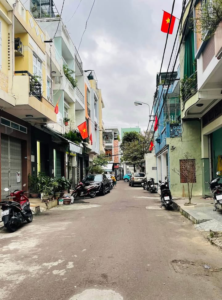 Nhà bán đường Nguyễn Thái Học, P. Ngô Mây, 73.7m², giá 6 tỷ - Tiện nghi đầy đủ!