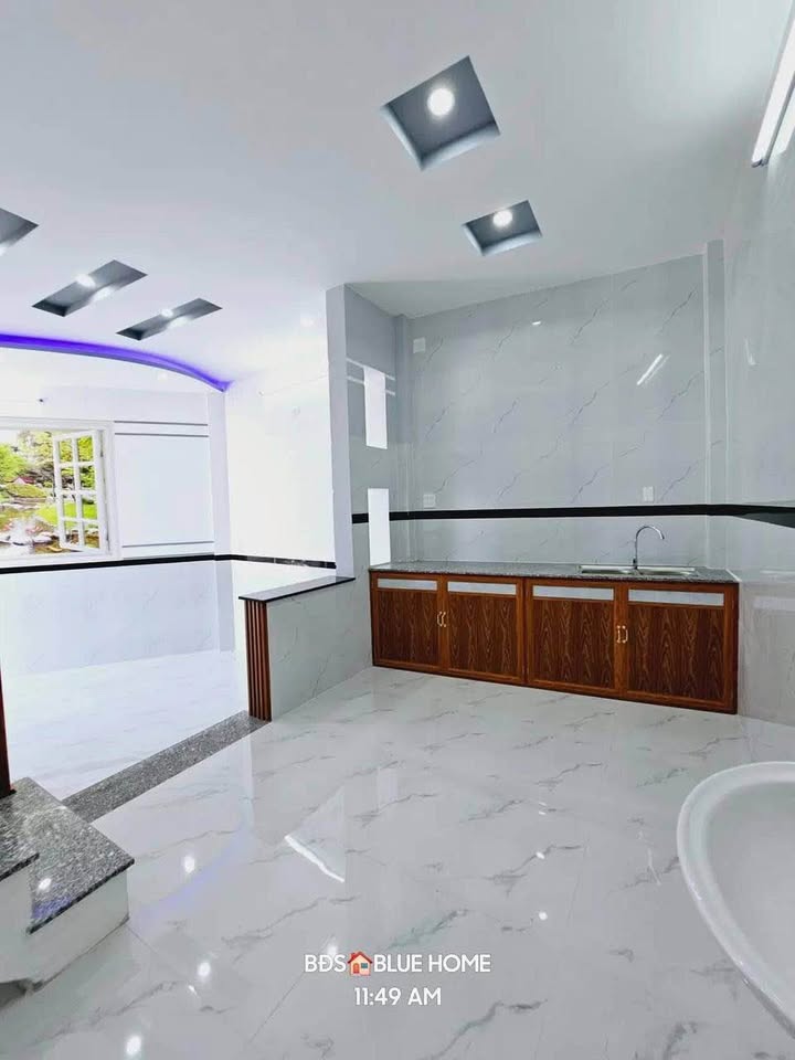 Nhà phố Hoàng Văn Thụ 37.4m² giá 1 tỷ - Vị trí gần bờ hồ Bàu Sen!