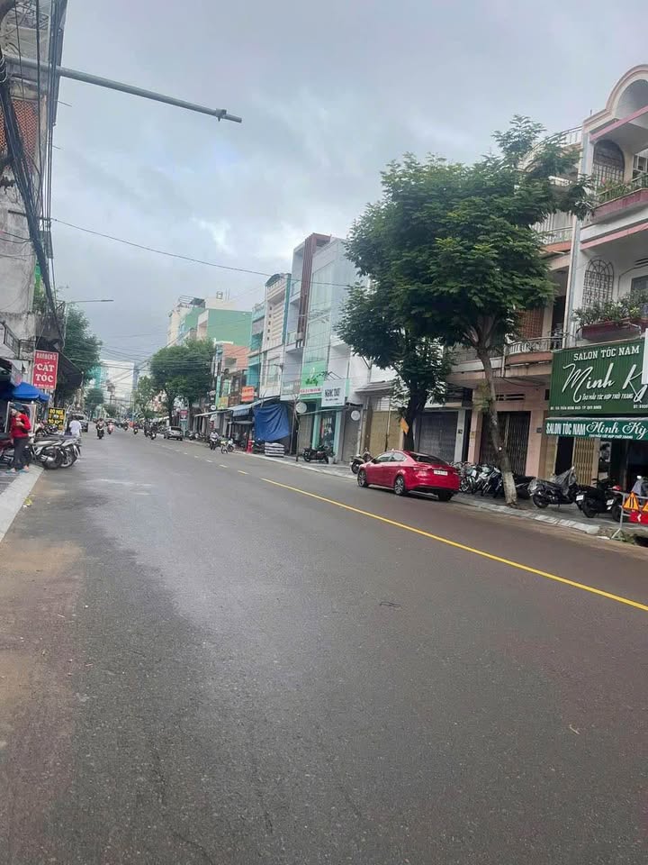 Nhà mặt tiền Trần Hưng Đạo, Lê Lợi, Quy Nhơn 30m² giá 5.2 tỷ - Vị trí kinh doanh lý tưởng!