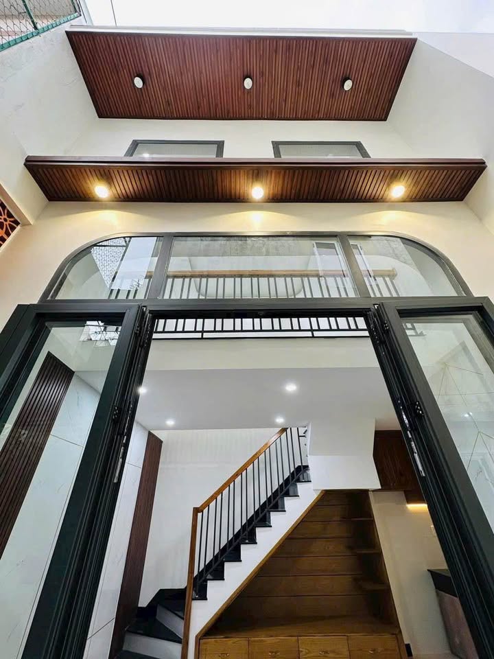 Nhà phố 2 tầng Nguyễn Văn Bé, 40m² giá 1.93 tỷ - Sẵn sàng ở ngay!