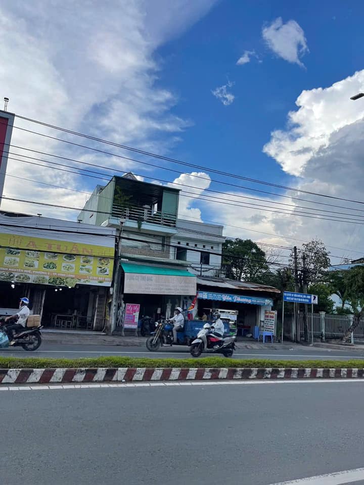 Nhà mặt tiền đường Nguyễn Huệ, Vĩnh Long 121m² giá 15 triệu - Đầu tư sinh lời ngay!