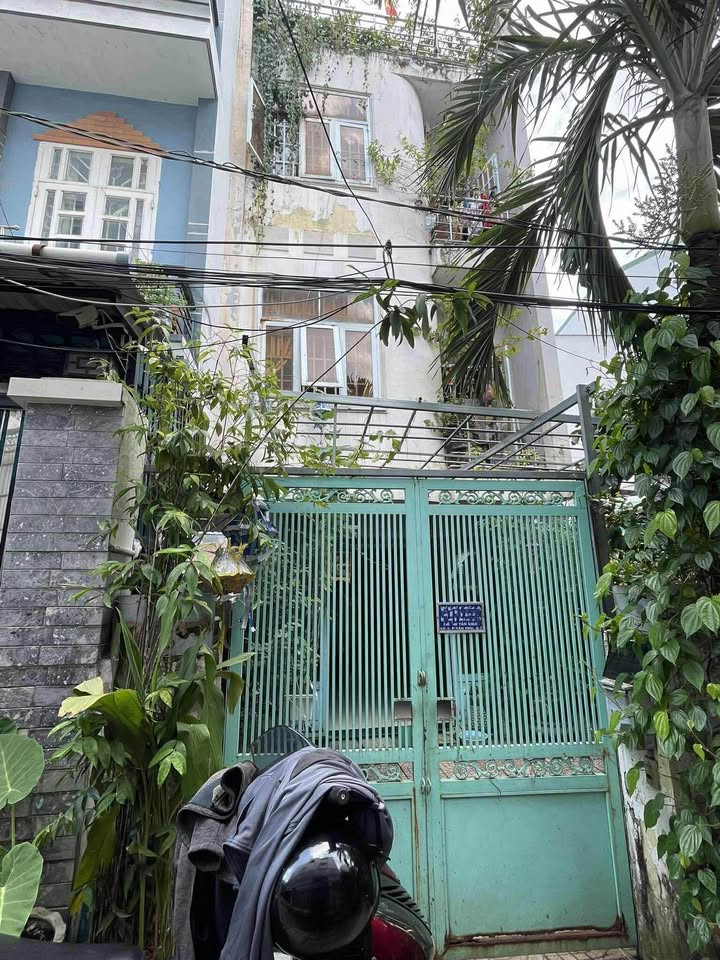 Nhà sân vườn 4 tầng tại Phú Thuận, Quận 7 - 72m² giá 6.9 tỷ - Không thể bỏ lỡ!