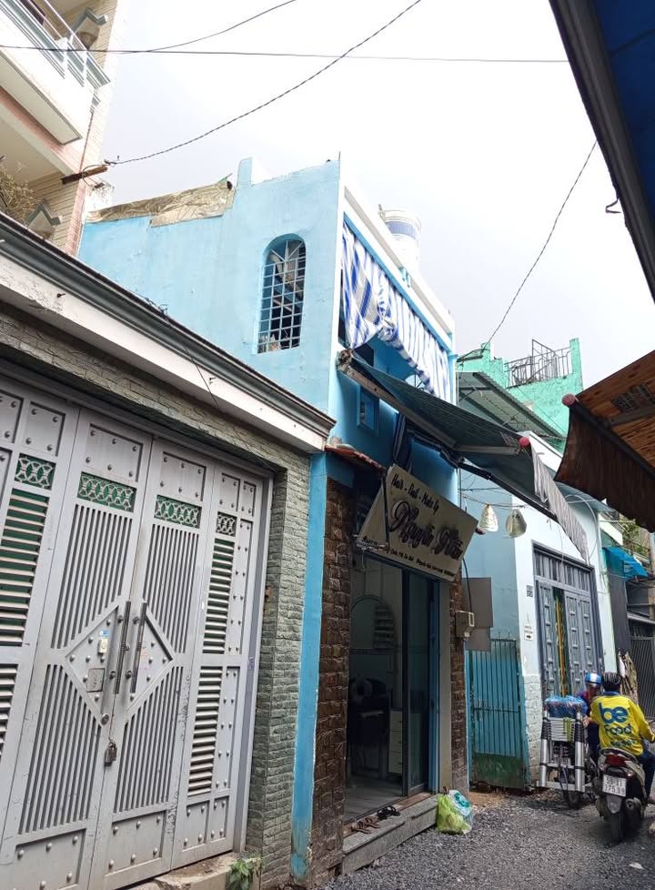 Nhà riêng Hẻm 1/ Lạc Long Quân, Tân Bình 28m² giá 3.X tỷ - Hẻm nhựa rộng rãi, tiện nghi!