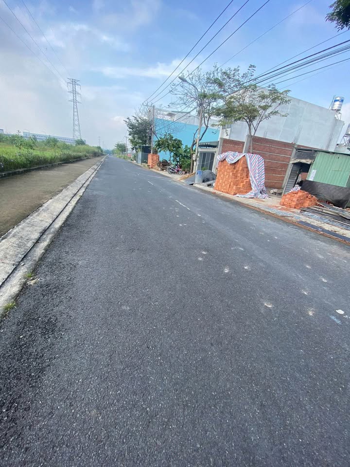 Đất mặt tiền đường chính tái định cư Long Bình, Biên Hòa 75m² giá 2.6 tỷ - Sổ đỏ chính chủ!