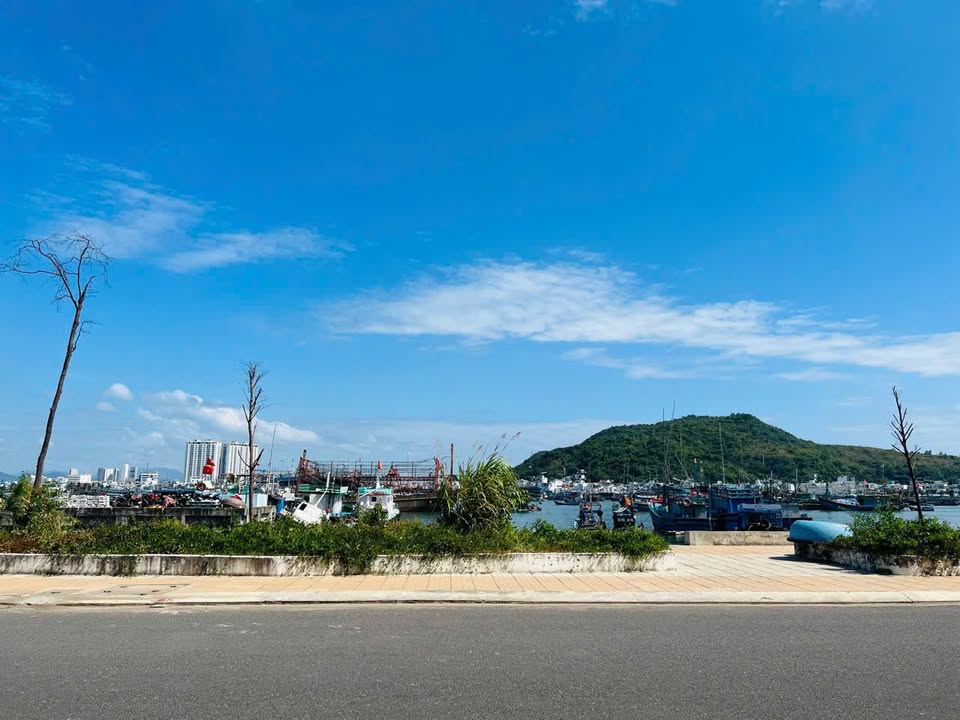 Lô đất kinh doanh đường Nguyễn Văn Linh, Nha Trang 70m² giá 6.3 tỷ - Cơ hội đầu tư tuyệt vời!