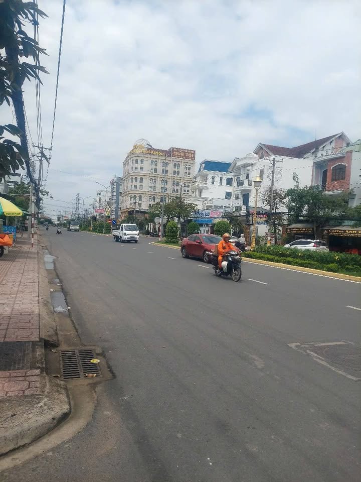 Bán nhà hẻm 333 Phú Lợi, TP. Sóc Trăng 116m² giá 1.5 tỷ - Nhà đẹp, sẵn sàng vào ở!