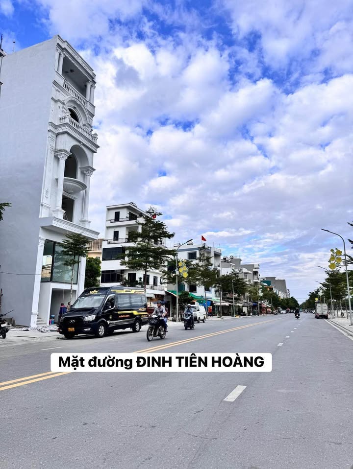 FrontHouse mặt đường Đinh Tiên Hoàng 80.8m² - Kinh doanh sầm uất, giá tốt!