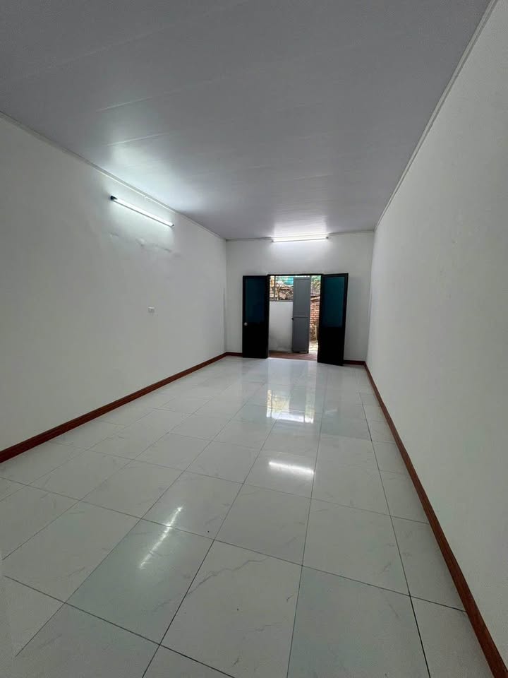 Đất thổ cư Lĩnh Nam 43m² giá 1.8 tỷ - Ô tô đỗ cửa, pháp lý rõ ràng!