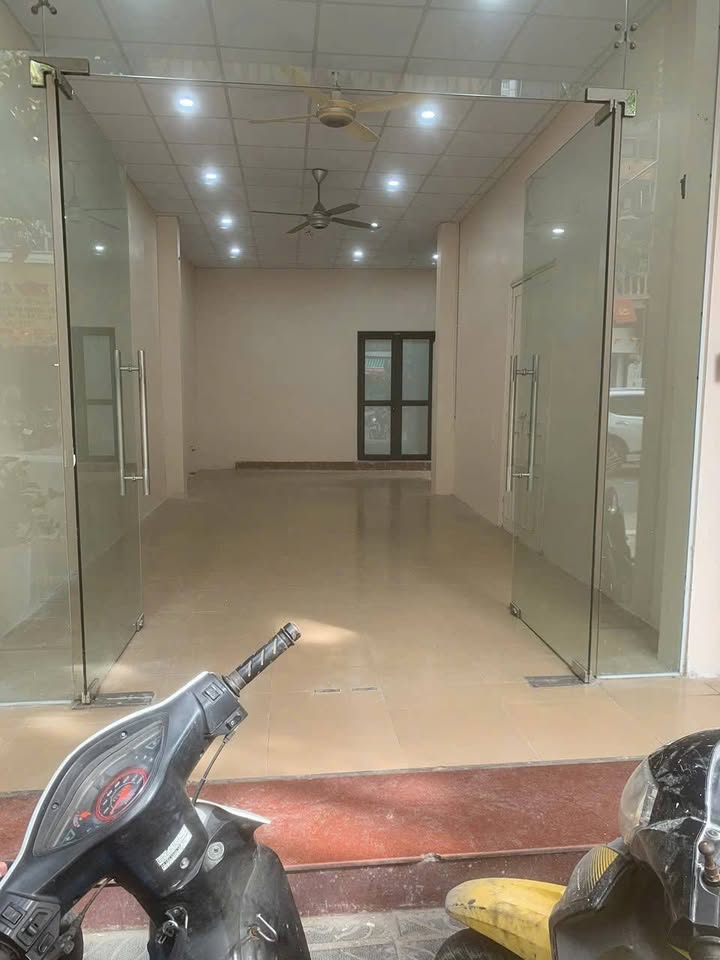 Mặt bằng kinh doanh cho thuê tại phố Thịnh Yên, quận Hai Bà Trưng, 56m² chỉ 18 triệu/tháng - Vị trí đắc địa!