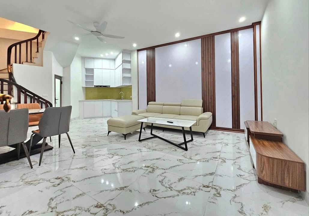 Shophouse số 27 Cổ Linh, Long Biên 31m² giá 6 tỷ - Đầy đủ tiện ích gần AEON!