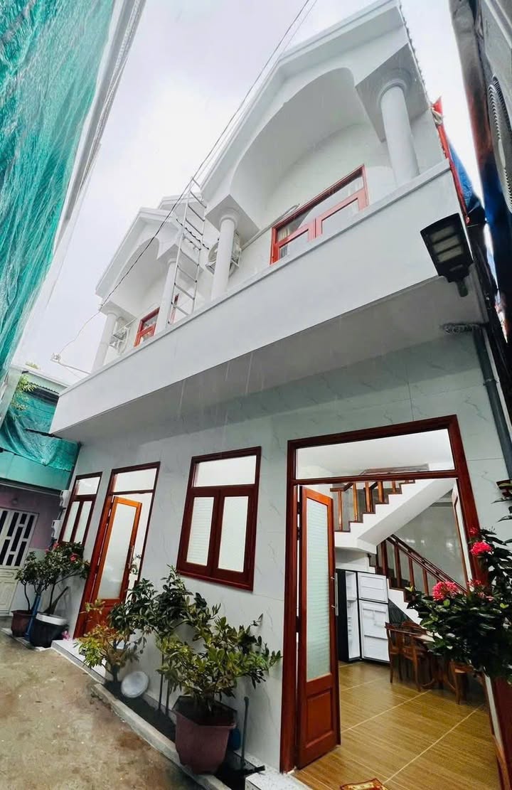 Nhà cho thuê phố Lê Văn Nhung, Long Xuyên 2PN - Nội thất đầy đủ, dọn vào ở ngay!