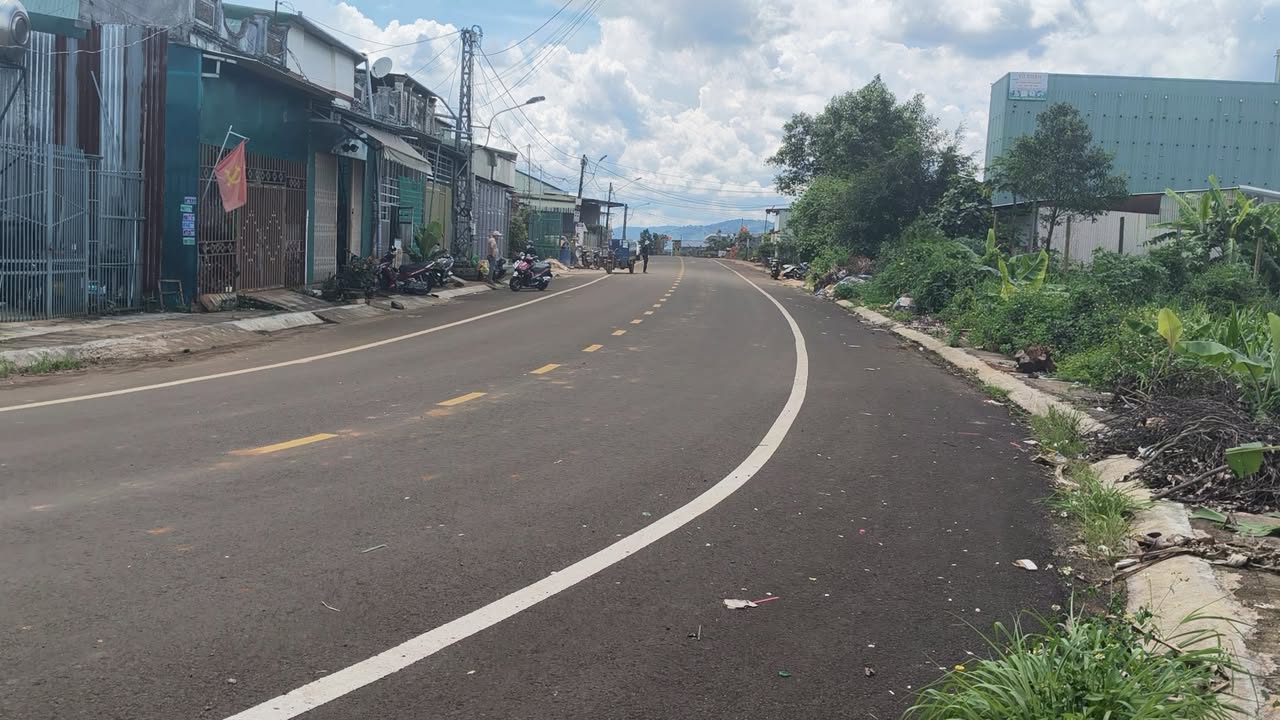 Đất nền thổ cư 300m² mặt đường Lý Thái Tổ, Gia Lai chỉ 1.4 tỷ - Cơ hội đầu tư tuyệt vời!