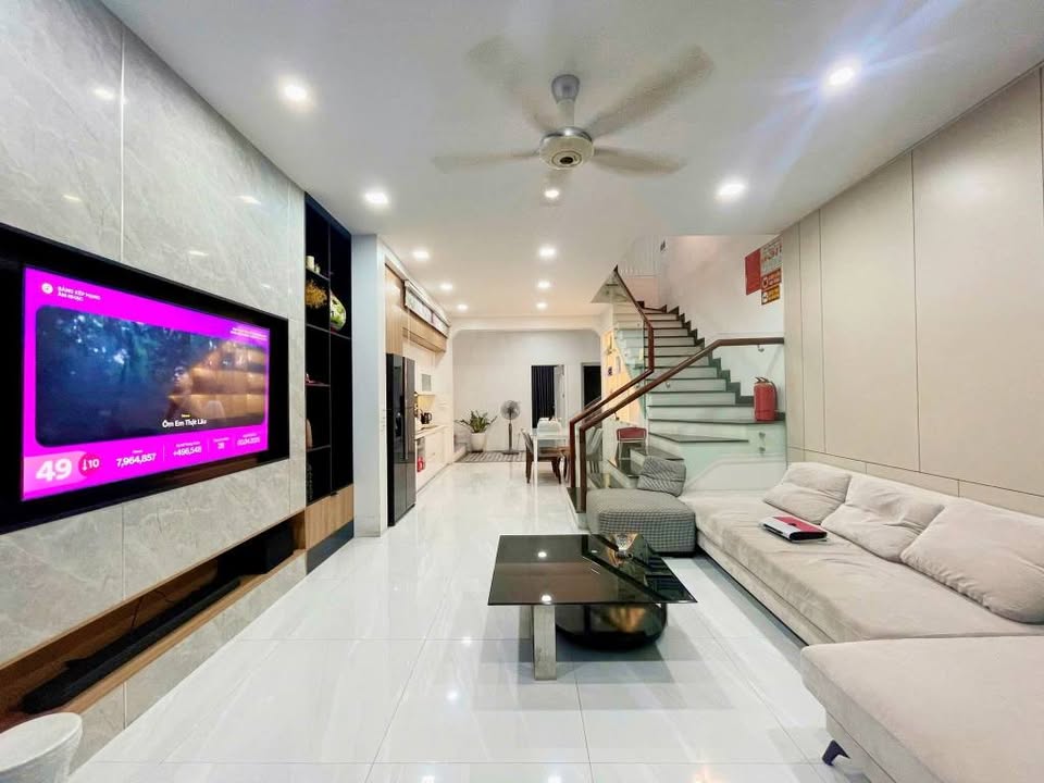 Căn liền kề 3 tầng tại Phường Việt Trì 94m² giá 6 tỷ - Thiết kế hiện đại, đẹp như mơ!