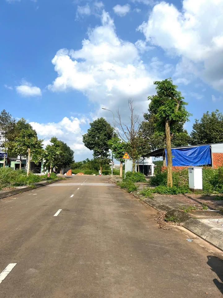 Đất thổ cư Dầu Giây 80m² giá 1.8 tỷ - Vị trí đẹp, tiện ích xung quanh!