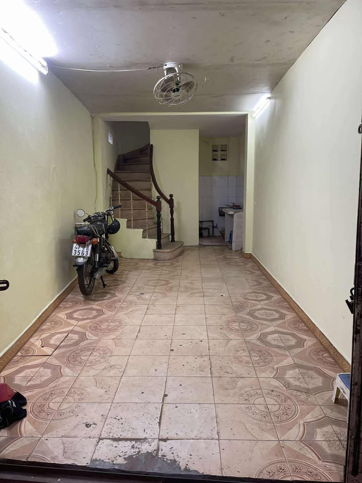 Cho thuê nhà 4 tầng tại ngõ Quỳnh, quận Hai Bà Trưng, giá chỉ 7 triệu/tháng!