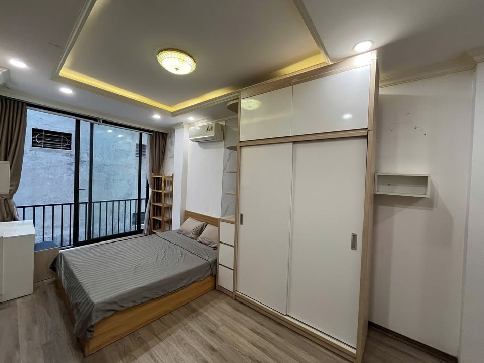 Chính chủ cho thuê Studio 30m² tại ngõ 230 Lạc Trung, giá chỉ 5.5 triệu!