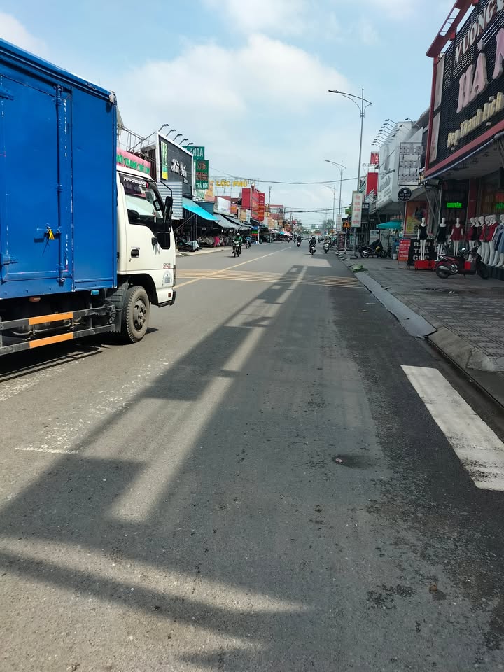 Nhà mặt tiền Lê Thị Trung, Thuận An, Bình Dương 480m² giá 12.5 tỷ - Đầu tư sinh lời ngay!