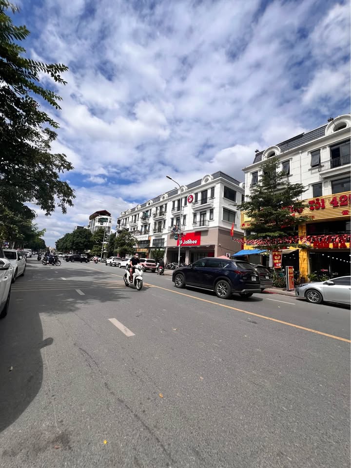 Shophouse Sông Hồng Gia Lâm 90m² - Mặt phố đẹp, giá thỏa thuận!